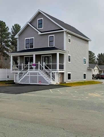 31 Niagara St, Fall River, MA 02721
