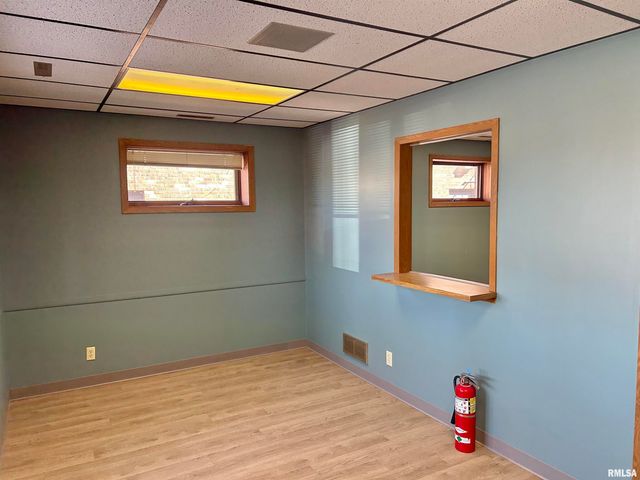 3904 Lillie Ave Ste 5, Davenport, IA 52806