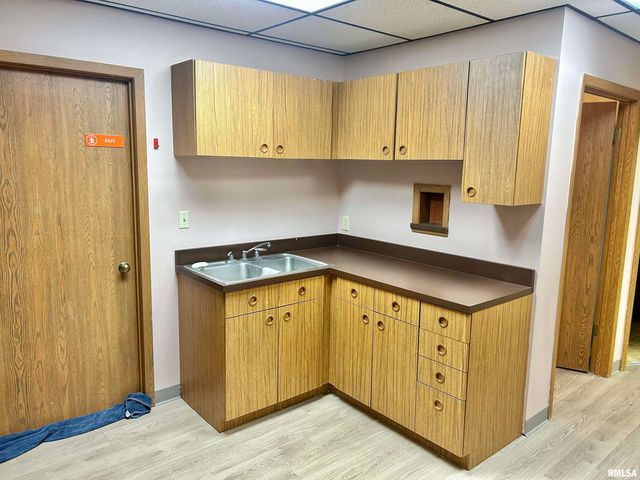 3904 Lillie Ave Ste 5, Davenport, IA 52806