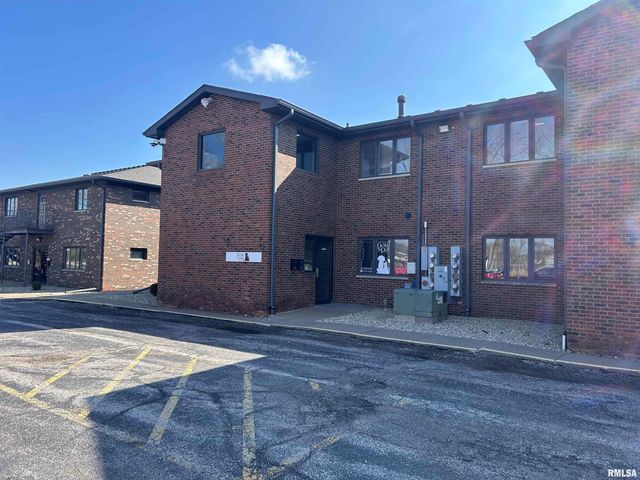 3904 Lillie Ave Ste 5, Davenport, IA 52806