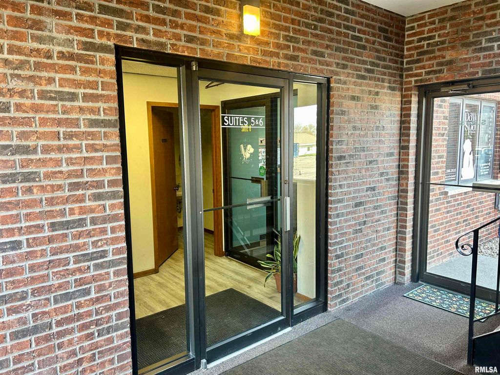 3904 Lillie Ave Ste 5, Davenport, IA 52806