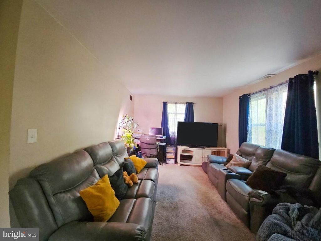 3294 HANCE BRIDGE RD, Vineland, NJ 08361