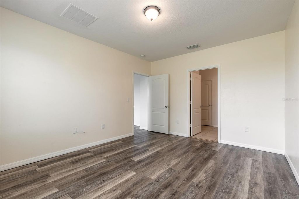 Image 18 of property listing at 5214 OLD WALKER WAY, Port Orange, FL 32128