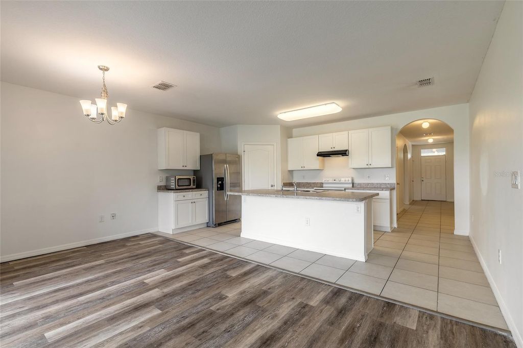 Image 7 of property listing at 5214 OLD WALKER WAY, Port Orange, FL 32128