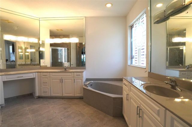 7518 Via Grande, Boynton Beach, FL 33437