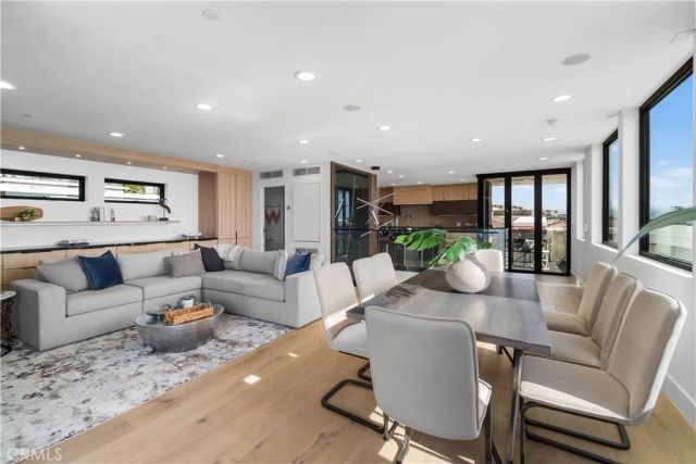 214 El Porto Street, Manhattan Beach, CA 90266