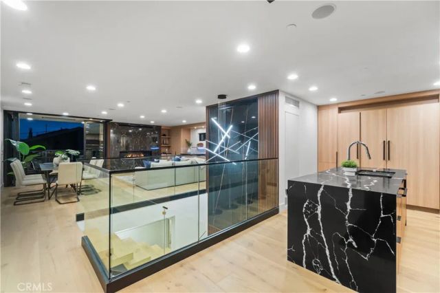 214 El Porto Street, Manhattan Beach, CA 90266