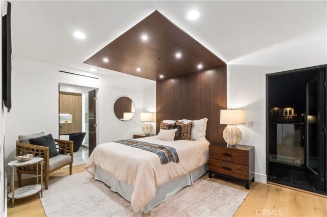 214 El Porto Street, Manhattan Beach, CA 90266