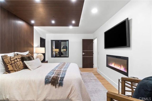 214 El Porto Street, Manhattan Beach, CA 90266