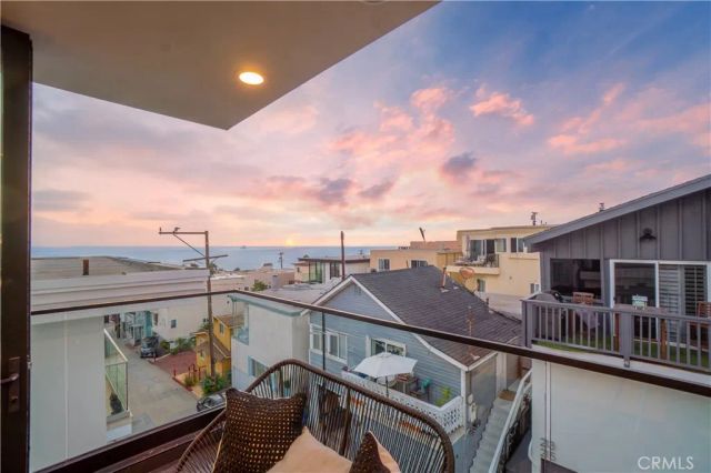 214 El Porto Street, Manhattan Beach, CA 90266