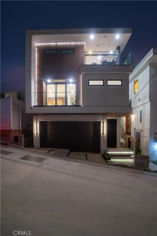 214 El Porto Street, Manhattan Beach, CA 90266