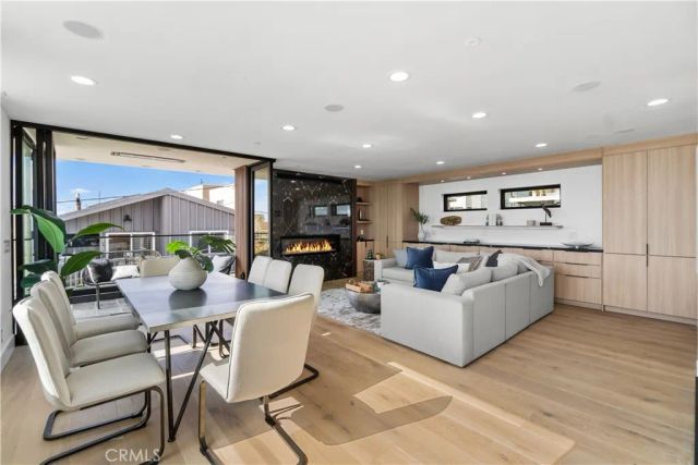 214 El Porto Street, Manhattan Beach, CA 90266