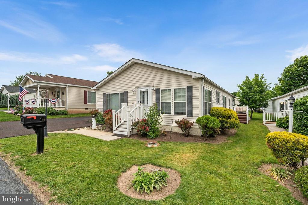 106 LILAC PL, Royersford, PA 19468