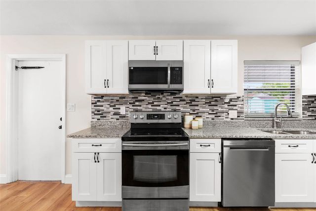 2233 WOLF ROAD, Orlando, FL 32808