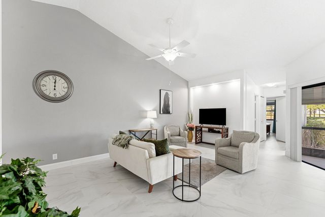 5791 Parkwalk Circle W, Boynton Beach, FL 33472