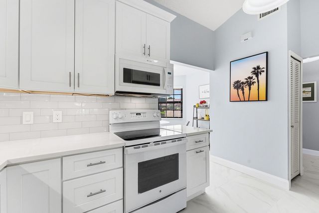 5791 Parkwalk Circle W, Boynton Beach, FL 33472