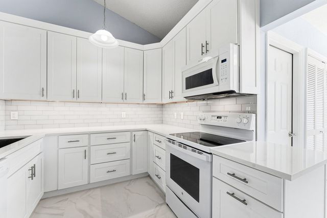 5791 Parkwalk Circle W, Boynton Beach, FL 33472