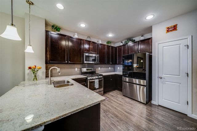 570 E Dry Creek Place, Littleton, CO 80122