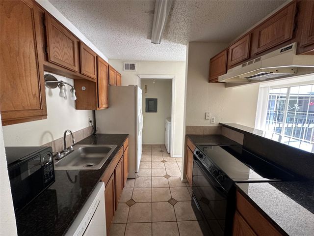 18333 Roehampton Drive 223, Dallas, TX 75252