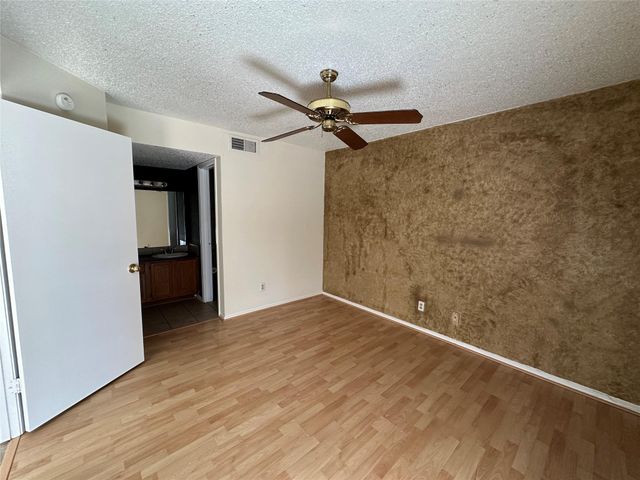 18333 Roehampton Drive 223, Dallas, TX 75252