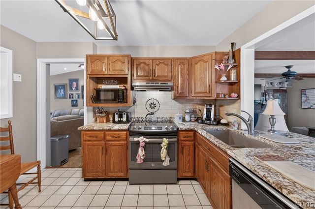 450 Dorsey Lane, Utica, NY 13502