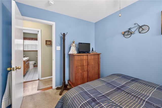 450 Dorsey Lane, Utica, NY 13502