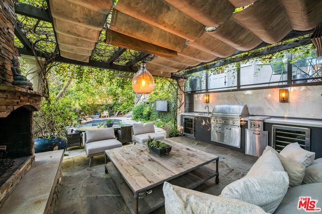 14633 Valley Vista Boulevard, Los Angeles, CA 91403