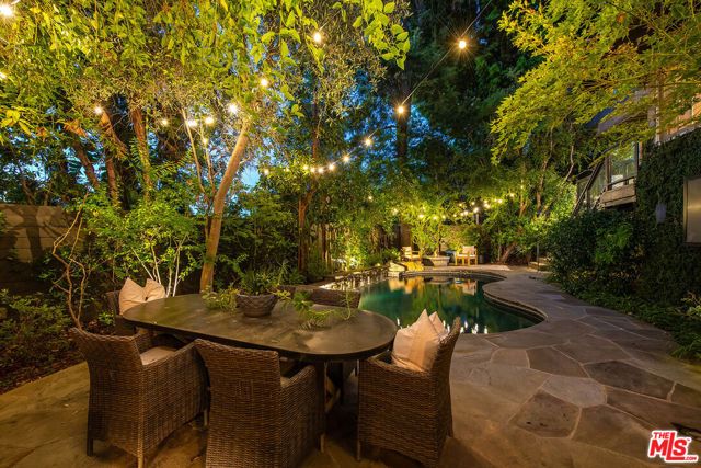 14633 Valley Vista Boulevard, Los Angeles, CA 91403