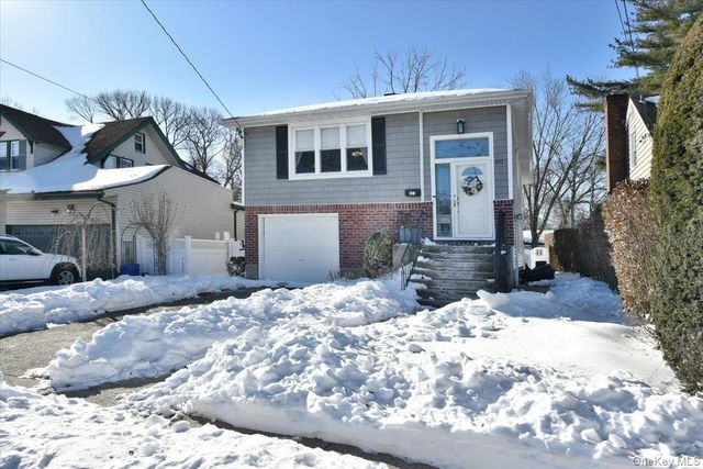 151 Norwood Avenue, Malverne, NY 11565