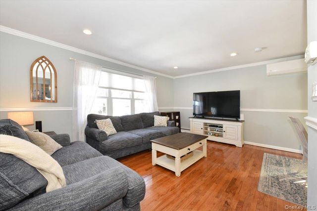 151 Norwood Avenue, Malverne, NY 11565