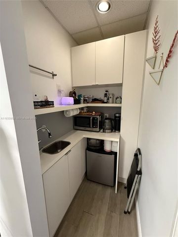 717 Ponce De Leon Boulevard 206, Coral Gables, FL 33134