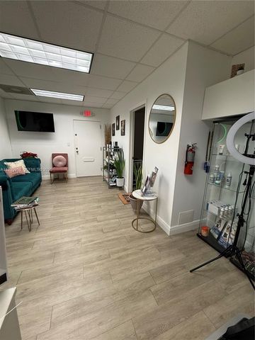 717 Ponce De Leon Boulevard 206, Coral Gables, FL 33134