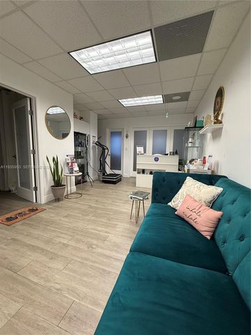 717 Ponce De Leon Boulevard 206, Coral Gables, FL 33134