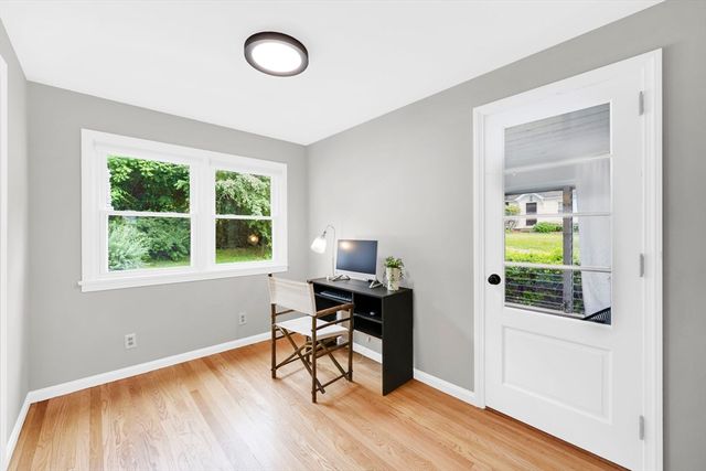37 High St, East Longmeadow, MA 01028