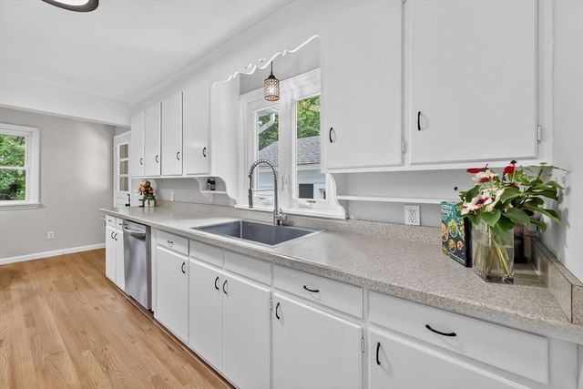 37 High St, East Longmeadow, MA 01028