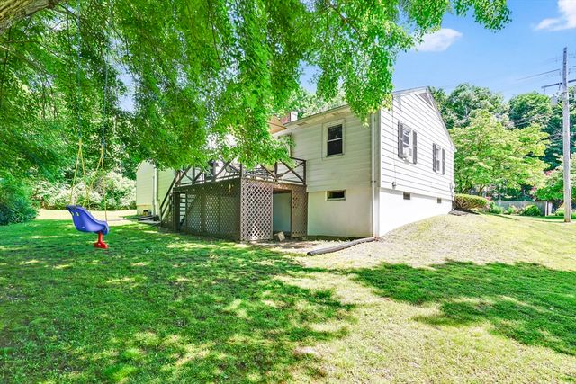 37 High St, East Longmeadow, MA 01028