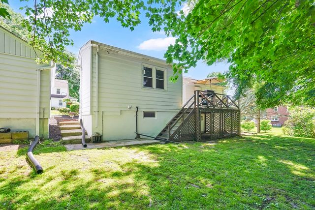 37 High St, East Longmeadow, MA 01028