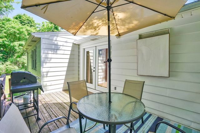 37 High St, East Longmeadow, MA 01028