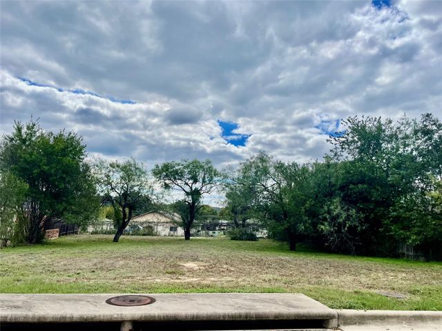 Lot 133 Broadmoor ST, Meadowlakes, TX 78654