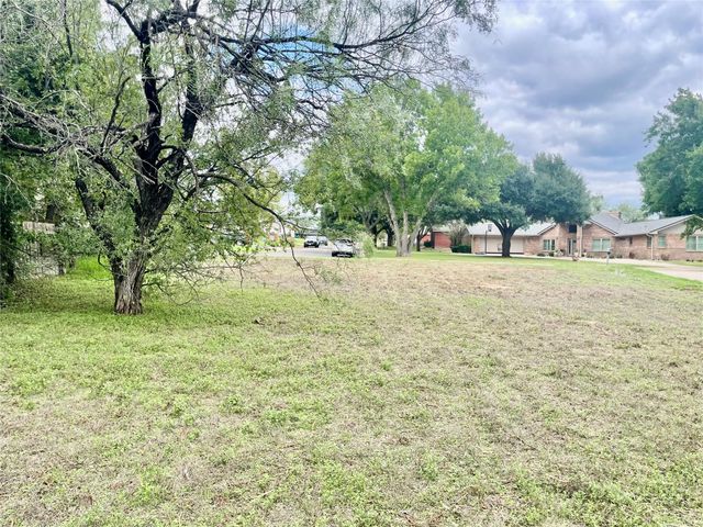 Lot 133 Broadmoor ST, Meadowlakes, TX 78654