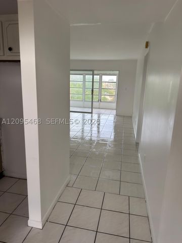 5800 NW 64th Ave 306, Tamarac, FL 33319