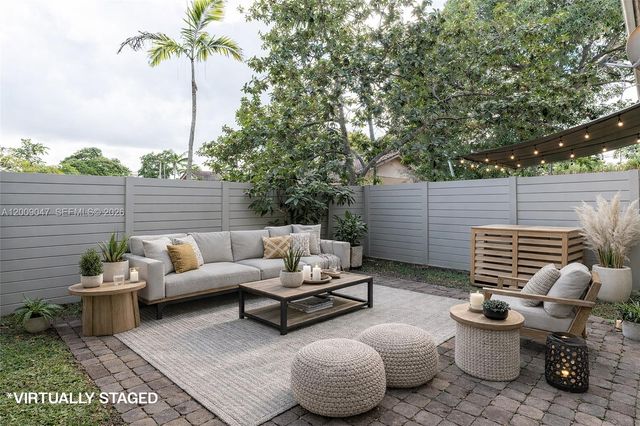 59 SE 3rd Ave 59, Hallandale Beach, FL 33009