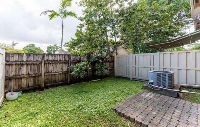 59 SE 3rd Ave 59, Hallandale Beach, FL 33009