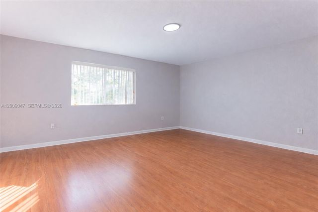 59 SE 3rd Ave 59, Hallandale Beach, FL 33009