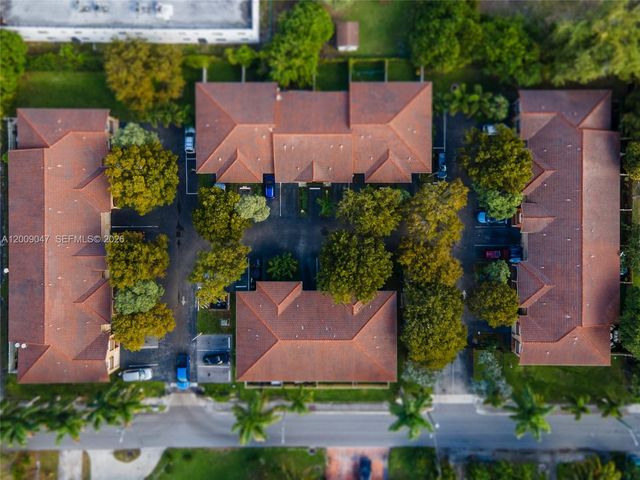 59 SE 3rd Ave 59, Hallandale Beach, FL 33009