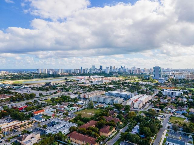 59 SE 3rd Ave 59, Hallandale Beach, FL 33009