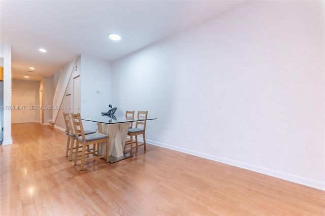 59 SE 3rd Ave 59, Hallandale Beach, FL 33009