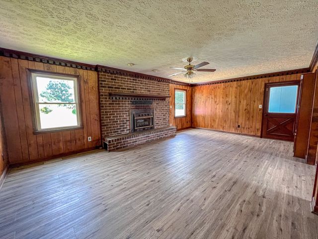 320 New Farm Rd., Hemingway, SC 29554