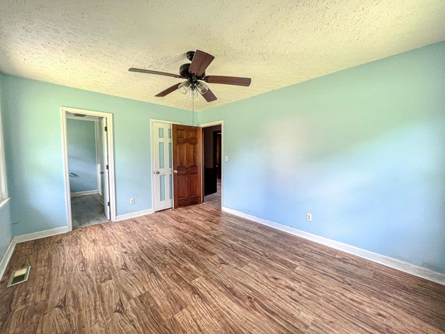 320 New Farm Rd., Hemingway, SC 29554