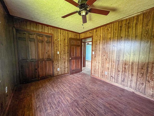 320 New Farm Rd., Hemingway, SC 29554